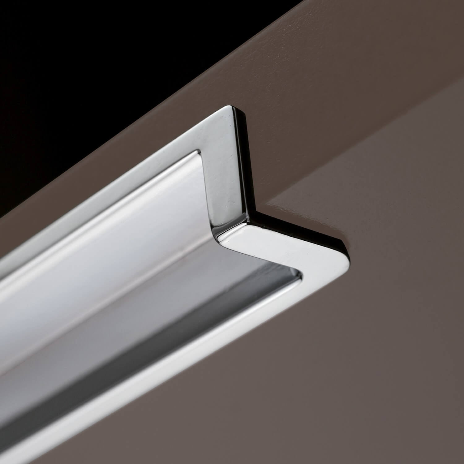 Built-in handle 363