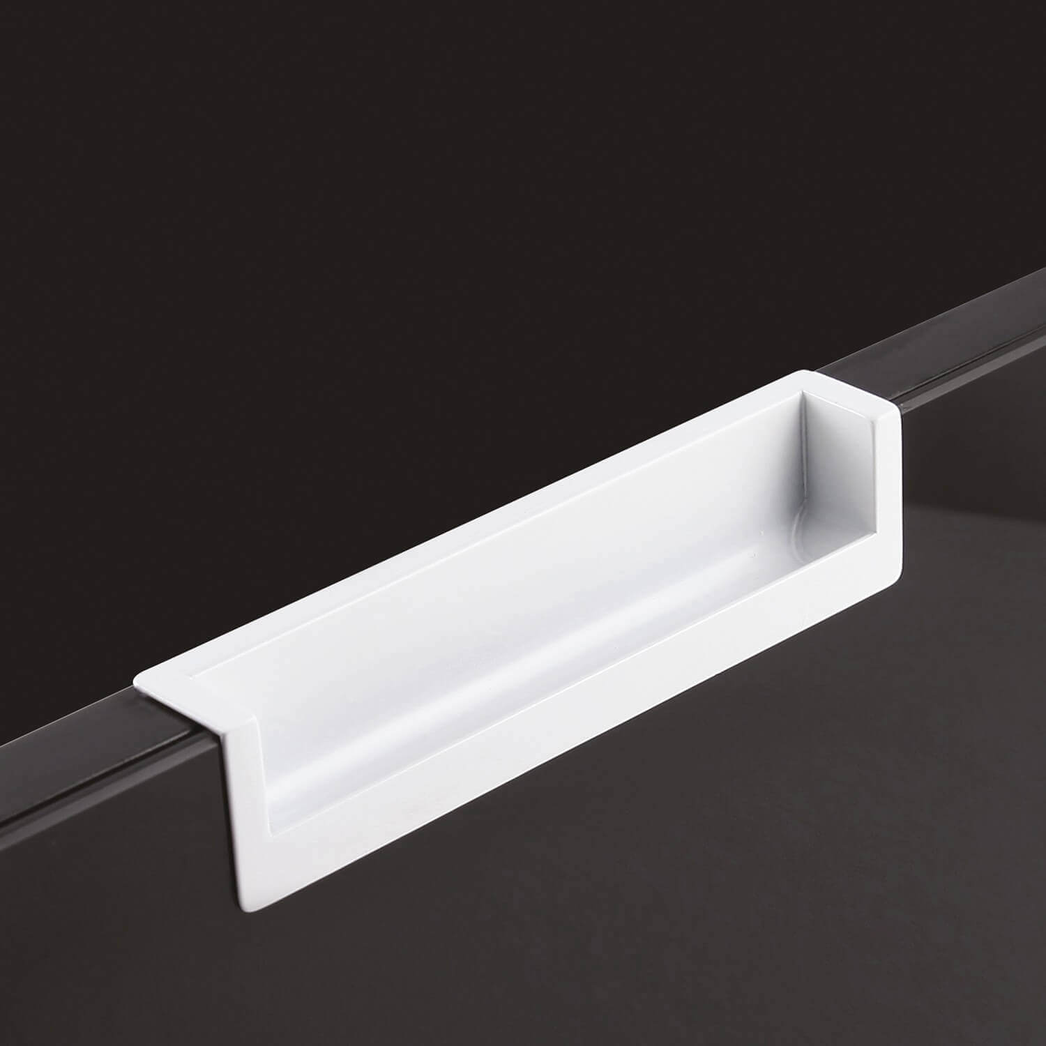 Built-in handles s8085