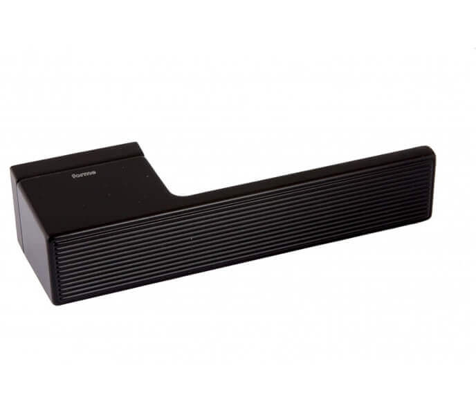 Icon Groove Door Handle