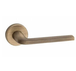 Milly door handle